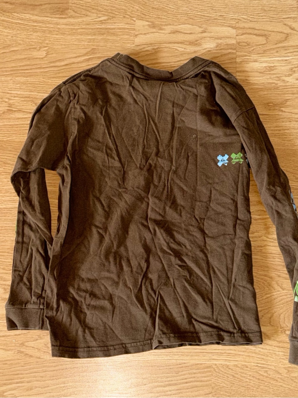 Quiksilver Boys Brown Graphic Long Sleeve T-Shirt Logo Sleeve Tee Size Small - Picture 3 of 5